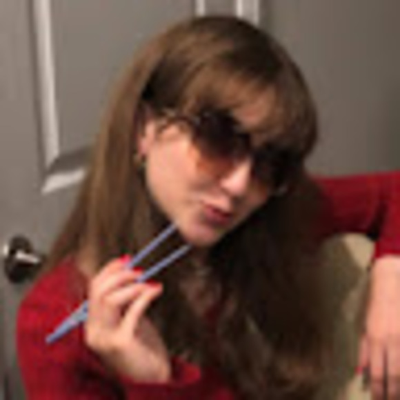 Meet your Posher, Ava - Picture 1 of 1